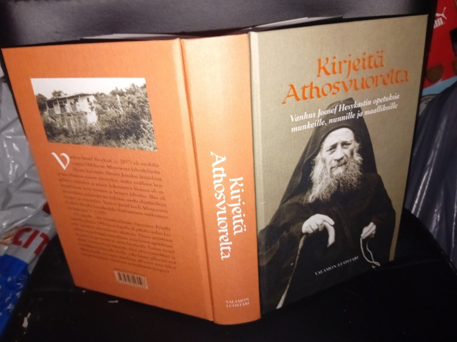 KIRJEITÄ ATHOSVUORELTA ( SIS POSTIKULU  )