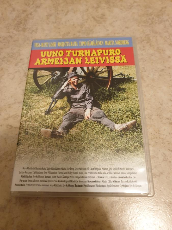 DVD: Uuno Turhapuro - Armeijan Leivissä