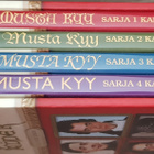 Musta Kyy - KAUSI 1-4 -DVD - pikkukuva 2