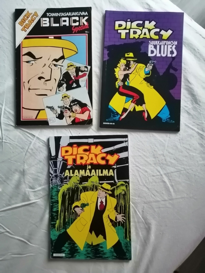 Gould, Chester; Moore, John & co: Dick Tracy -paketti (3 kpl