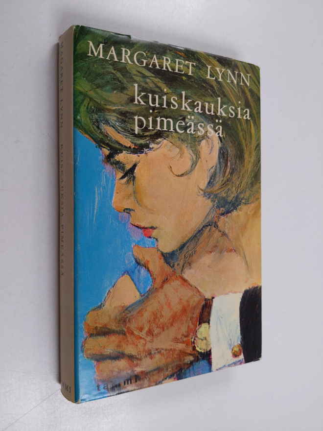 Margaret Lynn : Kuiskauksia pimeässä