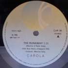 CAROLA :: THE RUNAWAY / SO FAR SO GOOD :: VINYYLI 7" 1986 - pikkukuva 3