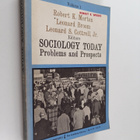 Robert K. Merton : Sociology Today vol. 1 : Problems and ... - pikkukuva 1