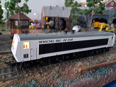 LILIPUT 6-AKS Dieselveturi DE 2500  MÄRKLIN DIGIRADALLE H0