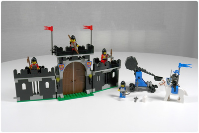 Vintage LEGO Castle: Knight's Stronghold -linnoitussetti