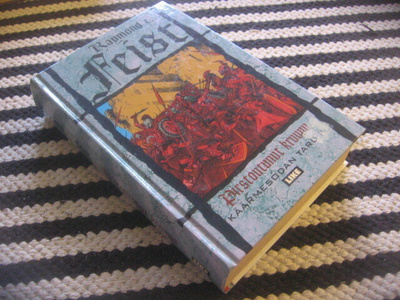 Raymond E. Feist: Pirstoutunut kruunu (Käärmesodan taru IV)