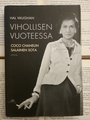 Hal Vaughan - Vihollisen vuoteessa (sid.)