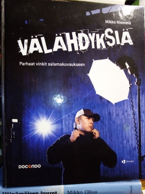 Mikko Niemelä : Välähdyksiä ( SIS POSTIKULU)