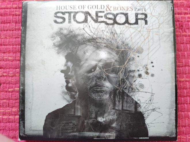 Stone Sour : House Of Gold & Bones part 1