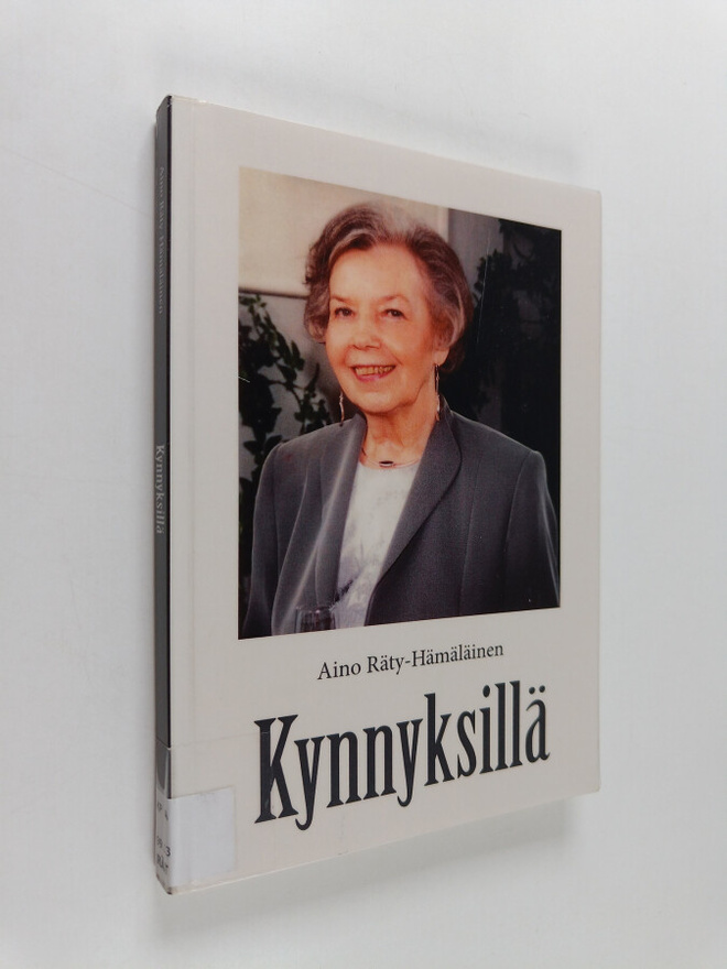Aino Räty-Hämäläinen : Kynnyksillä