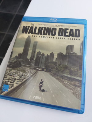Walking dead . (Suomi blu-ray)