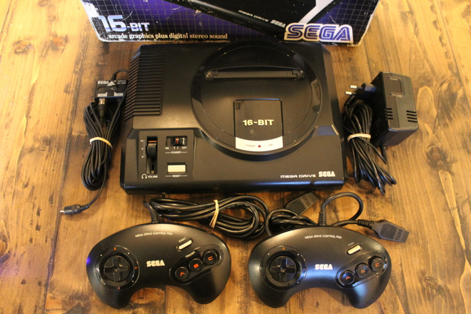 Sega Mega Drive I - konsolipaketti (CIB) *huollettu*