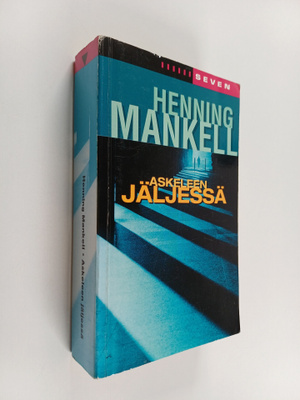 Henning Mankell : Askeleen jäljessä
