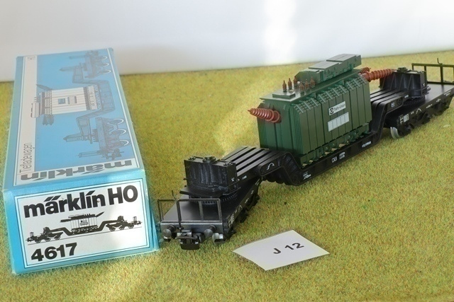 #J12 Märklin UUSI 4617 raskastavaravaunu
