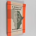 Nadine Gordimer : A world of strangers - pikkukuva 1