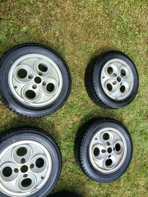 Fordin alkuperäisiä "Cloverleaf" (apila) -alumiinivanteita