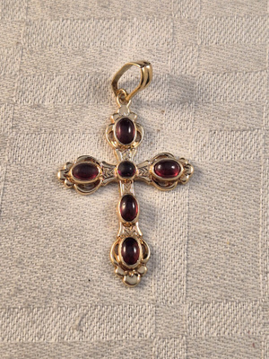 Kultainen risti, 14K, 53x30 mm, 8,2 g