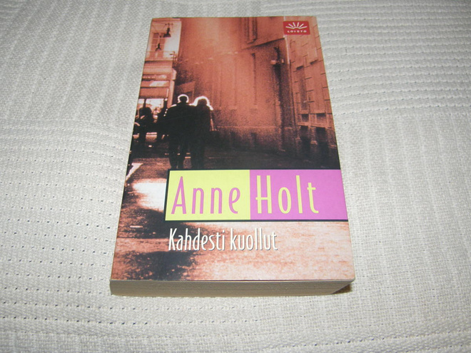Anne Holt Kahdesti kuollut  -pok