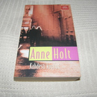 Anne Holt Kahdesti kuollut  -pok - pikkukuva 1