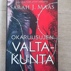 Okaruusujen valtakunta Sarah J. Maas - pikkukuva 1