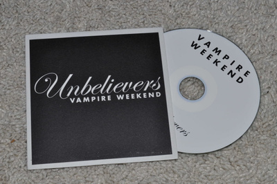 VAMPIRE WEEKEND - UNBELIEVERS CDS