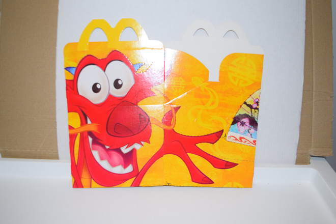 Mcdonald's happy meal laatikko Mulan