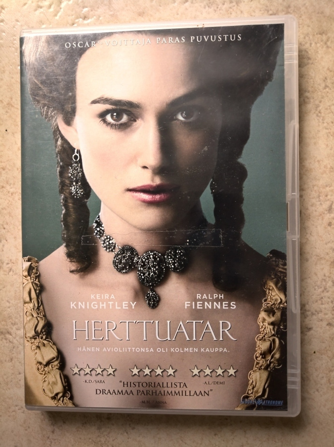 Herttuatar, DVD.  Keira Knightley, Ralph Fiennes