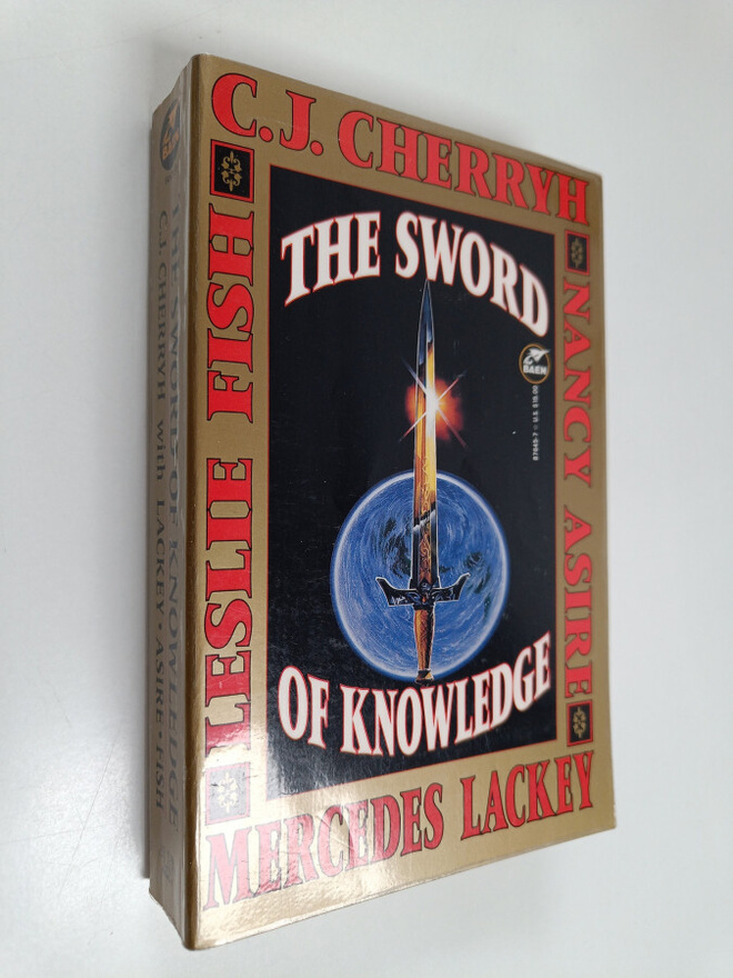 Mercedes Lackey ym. : The Sword of Knowledge