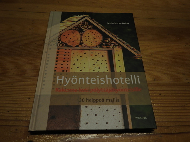 Melanie Von Orlow : HYÖNTEISHOTELLI *UUSI KIRJA!*