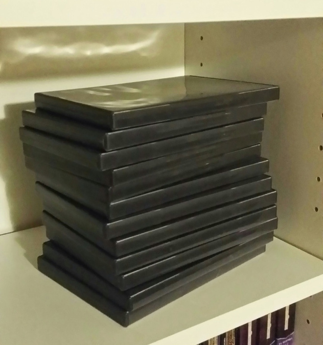 Yhden levyn DVD-koteloita (kappalehinta)