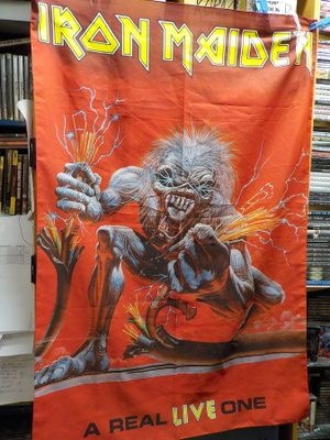 IRON MAIDEN - REAL LIVE ONE SEINÄLIPPU