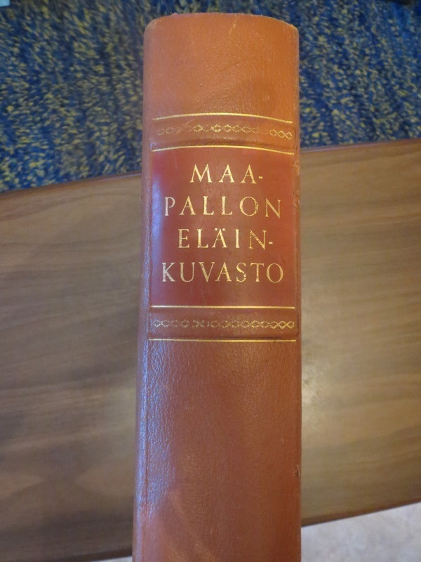 Lauri Hirvensalo (toim.): Maapallon eläinkuvasto