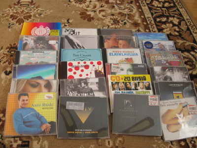 CD LEVYJÄ YLI 40 KPL