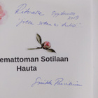 Sinikka Paavilainen : Tuntemattoman sotilaan hauta (signe... - pikkukuva 3
