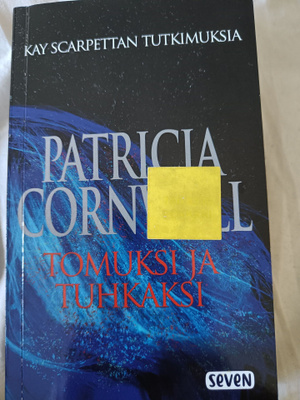 Patric Cornwell Tomuksi ja tuhkaksi