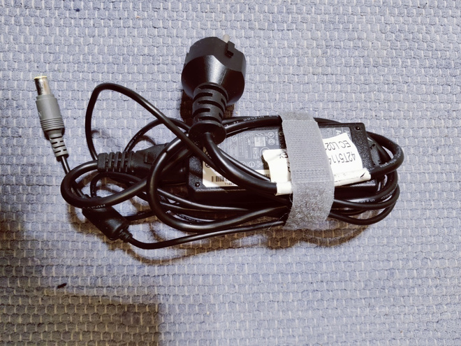 Lenovo lappärin virtalähde (laptop power supply) 65W 20V