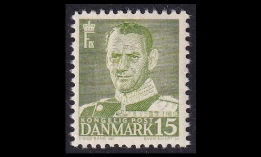 Tanska 302II ** Frederik IX 15 öre vihreä (1948)