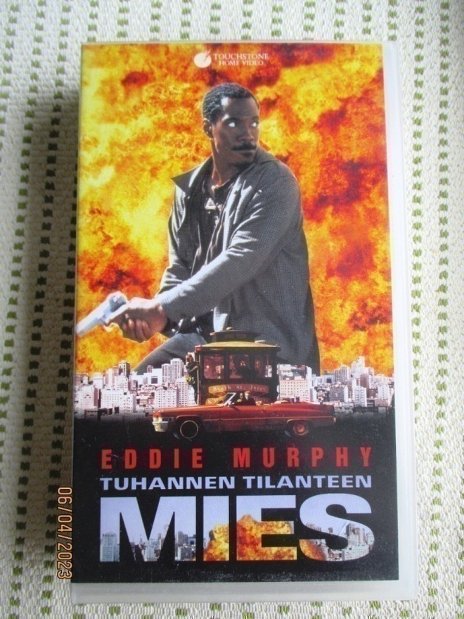 VHS elokuva: Tuhannen tilanteen mies