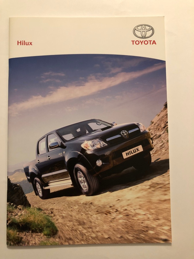 Myyntiesite - Toyota Hilux -11/2006