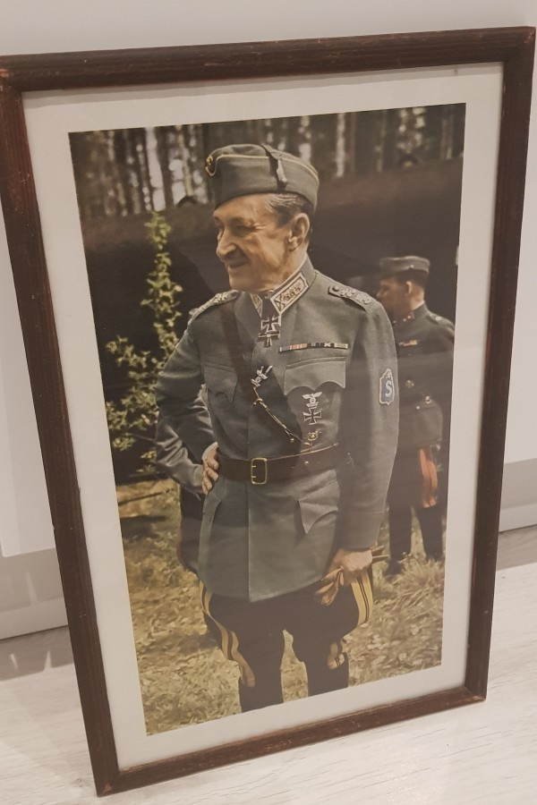 Vanha Carl Gustaf Emil Mannerheim Taulu - vuodelta 1942