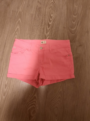 Pinkki / vaaleanpunaiset shortsit koko 36