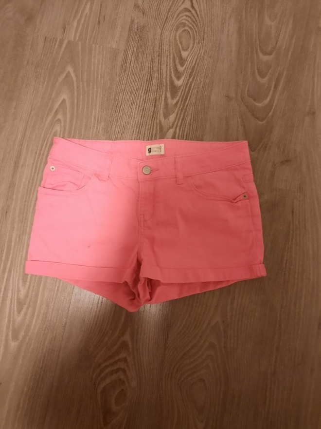 Pinkki / vaaleanpunaiset shortsit koko 36