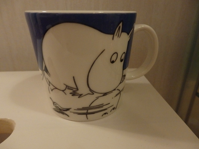 Muumimuki Muumipeikko jäällä Uudenveroinen