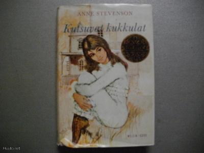 Anne Stevenson: Kutsuvat kukkulat (18.3)