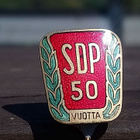 SDP 50 vuotta emalinen neulamerkki. Halkaisija - 19 mm. - pikkukuva 2