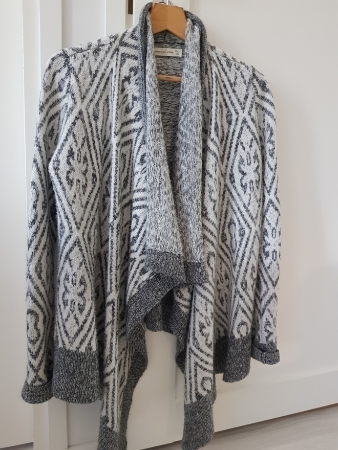 Abercrombie valko-harmaa Neule / Neuletakki - koko XS - S