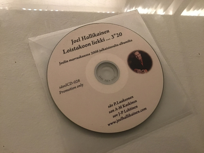 Joel Hallikainen . Loistakoon liekki… CDS single