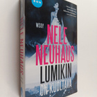 Nele Neuhaus : Lumikin on kuoltava (painovirhekappale) - pikkukuva 1