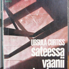 SaPo 131. Ursula Curtiss: Sateessa vaanii kuolema. 156 s. - pikkukuva 1