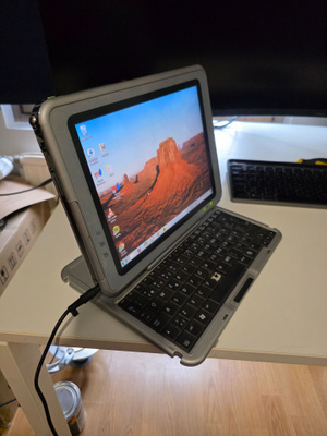 Myydään HP Compaq TC1100 tablettikannettava / retro PC